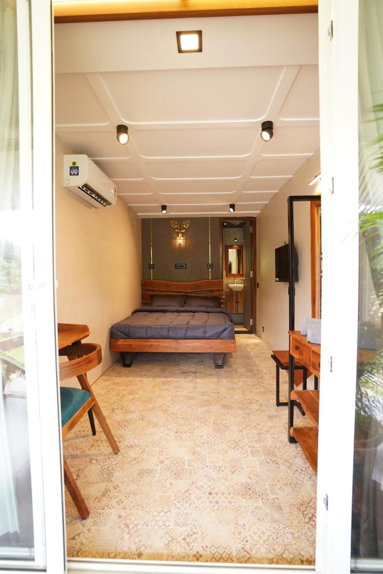 Hotel The Boat Club,Karjat Extérieur photo