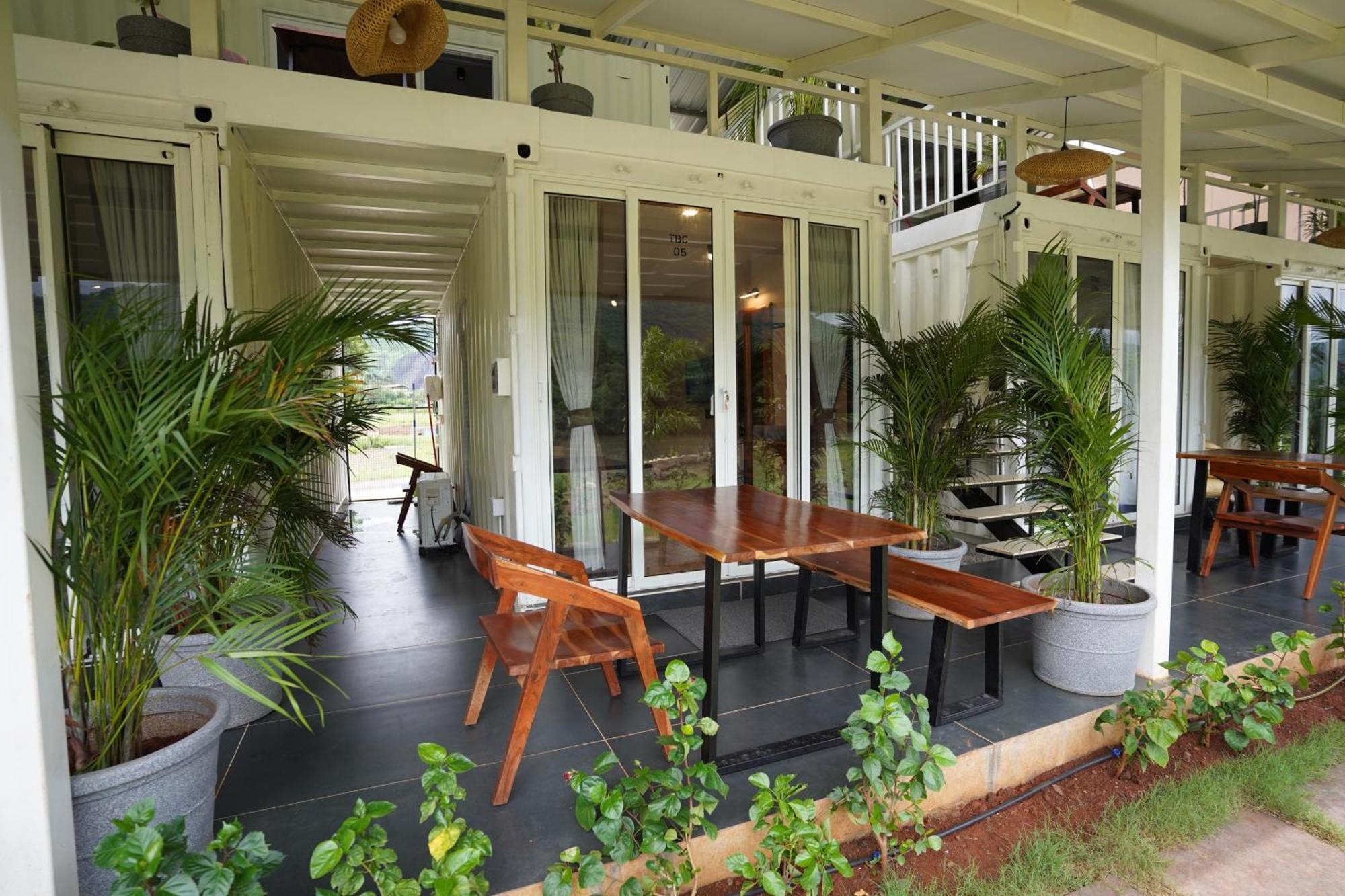 Hotel The Boat Club,Karjat Extérieur photo