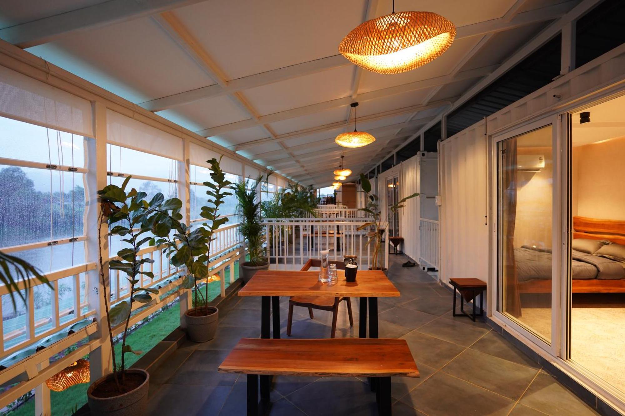 Hotel The Boat Club,Karjat Extérieur photo