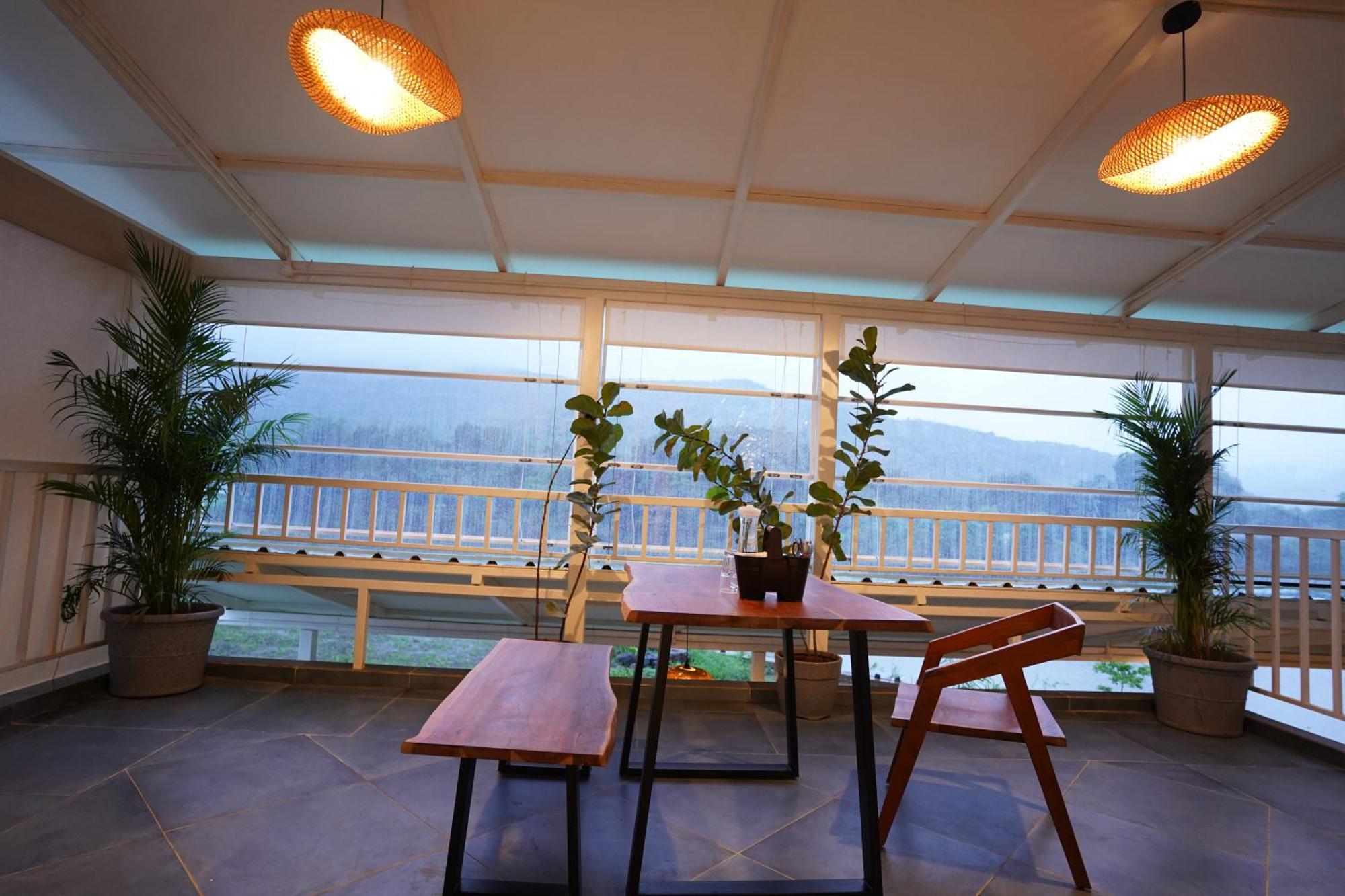 Hotel The Boat Club,Karjat Extérieur photo