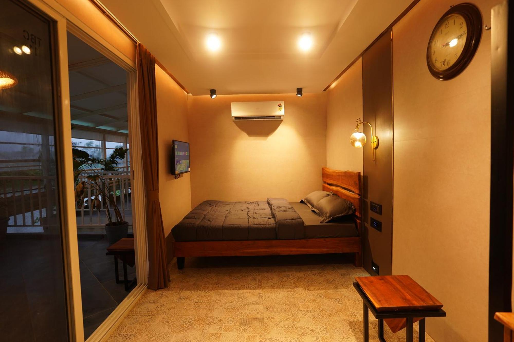 Hotel The Boat Club,Karjat Extérieur photo