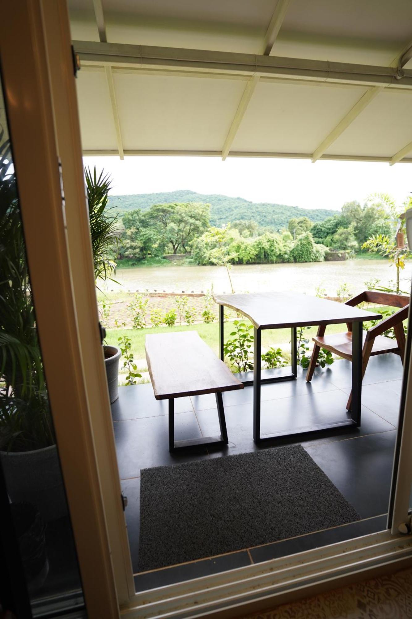 Hotel The Boat Club,Karjat Extérieur photo