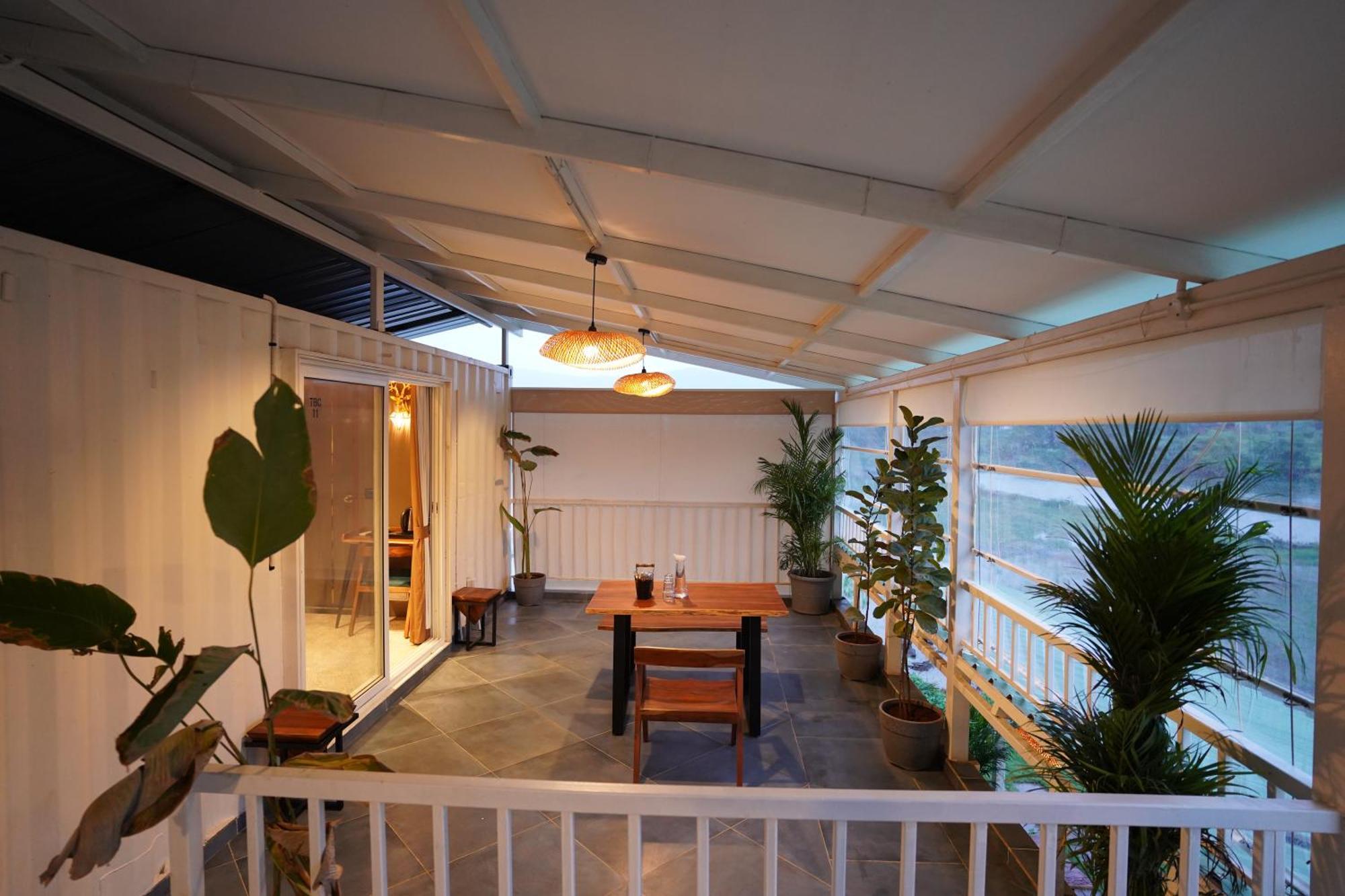 Hotel The Boat Club,Karjat Extérieur photo