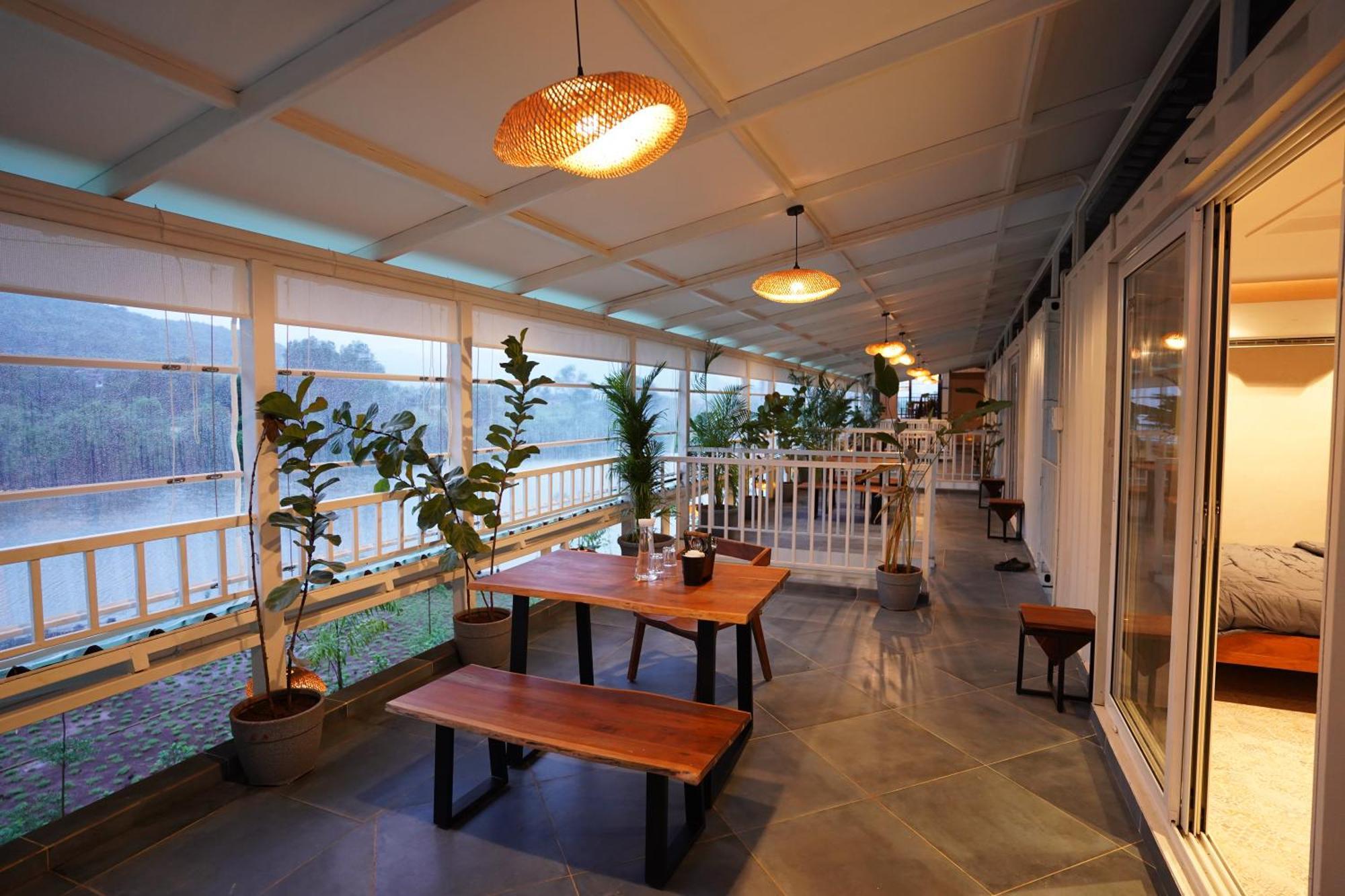 Hotel The Boat Club,Karjat Extérieur photo